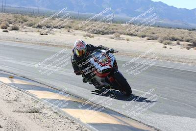 media/Dec-01-2025-Moto Forza (Mon) [[2daa91e15f]]/3-Beginner Group/Session 3 (Turn 16 Inside)/